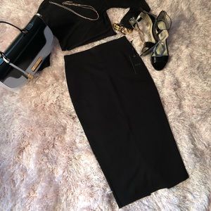 🚨SALE🚨Fitted Midi Black Pencil Skirt w/back slit